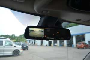 Back up Camera Image Appears in Rear View Mirror when put in Reverse